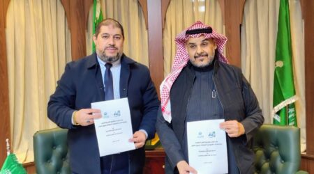 توقيع عقد مع شركة خبراء الأداء